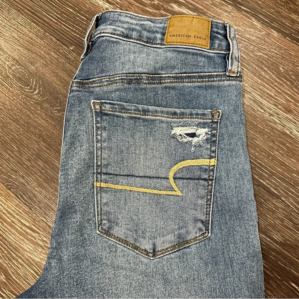 American Eagle Outfitters Blue Jeans - Picture 2 of 8